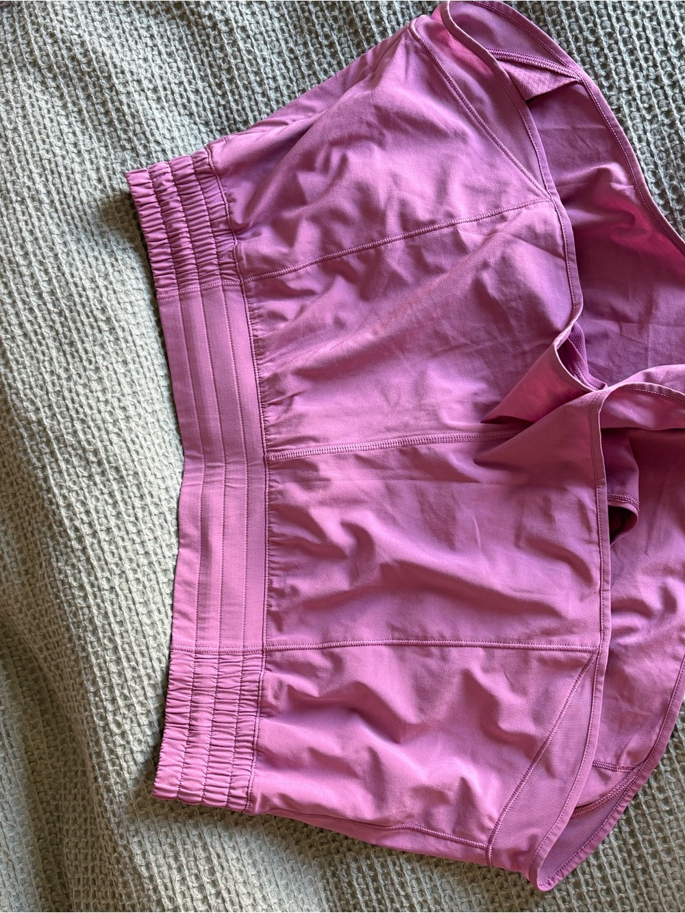 Lululemon HR 2.5 Hotty Hot shorts in pink